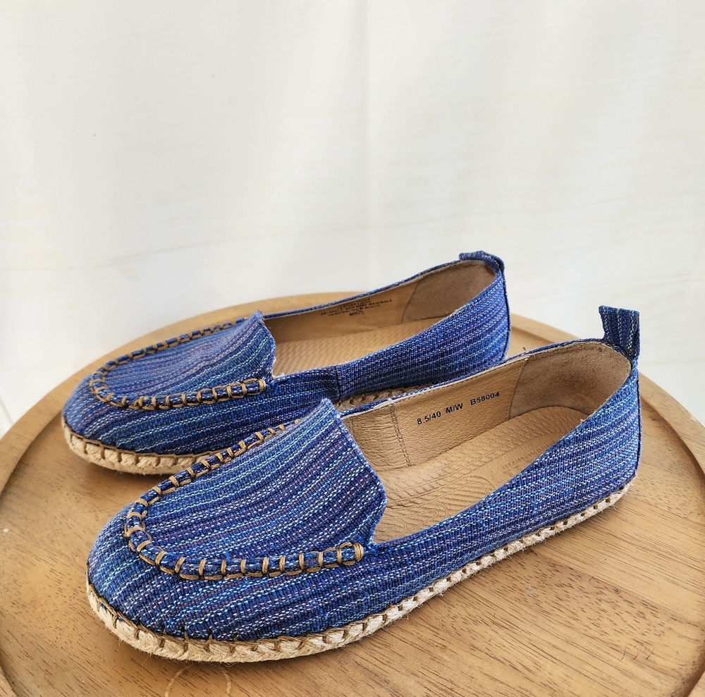 Born Sitton Womens Blue Strioed Loafers